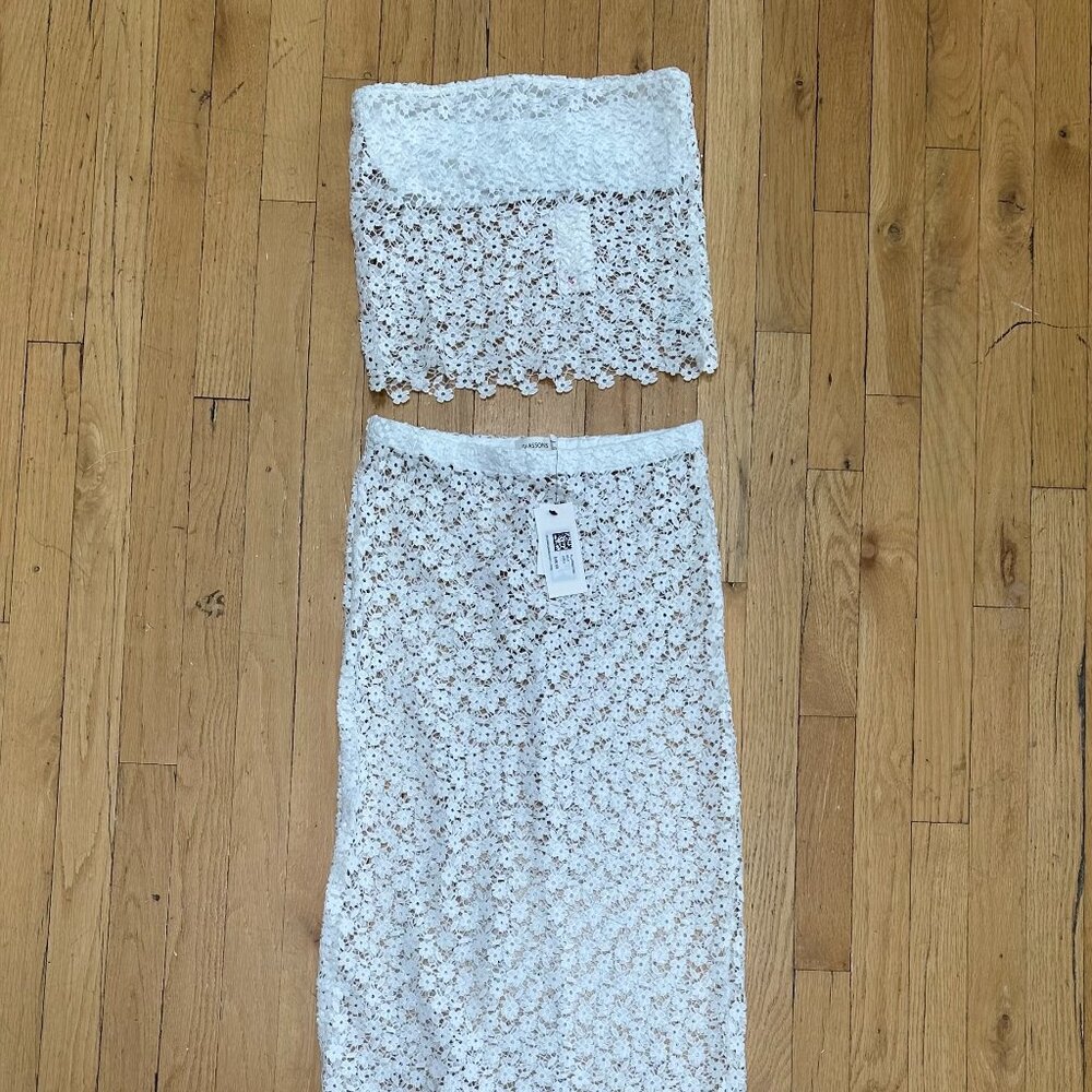 Glassons White Floral Crochet Set